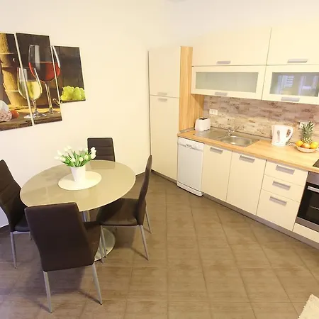 아파트 Allegro Exclusive Old Town Center 자다르